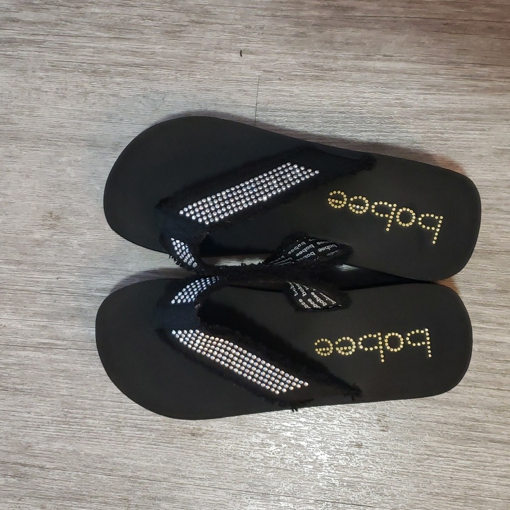 Black and Silver w Distress Platform Flip Flip Sandals W9